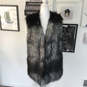 Beautiful faux fur vest by Arthur Size L